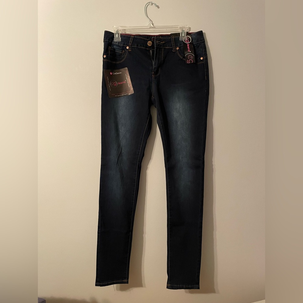 NWT, cg Jeans, skinny jeans, dark blue w/ lighter washing throughout, sz 9/10